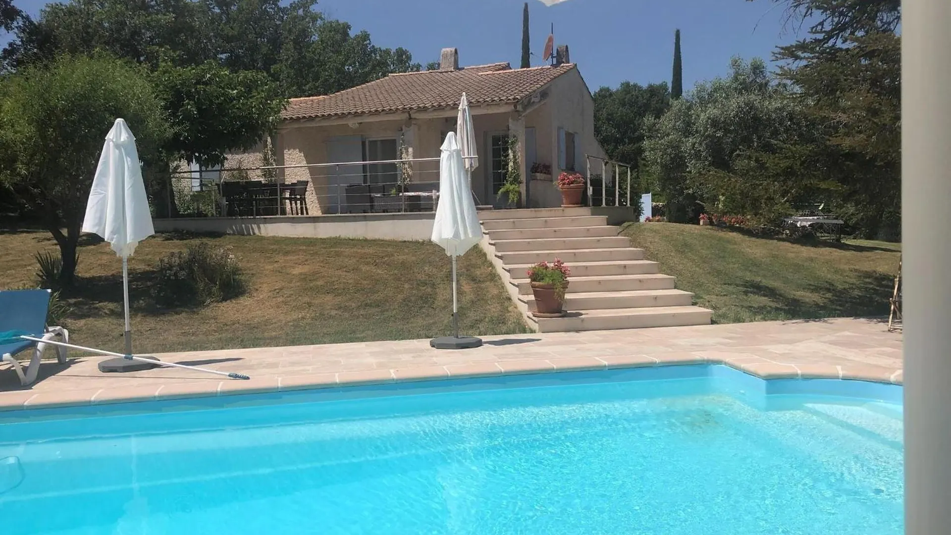 Rustic Villa With Pool In Cereste France Casa vacanze