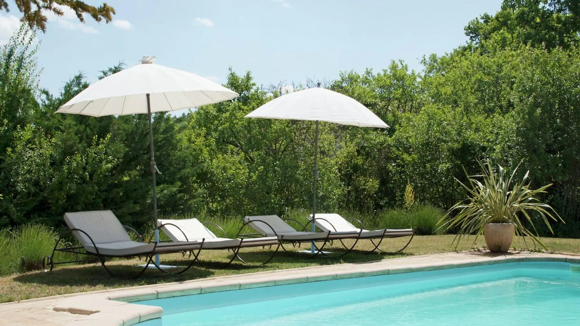 Rustic Villa With Pool In Cereste France 0*,  Francia