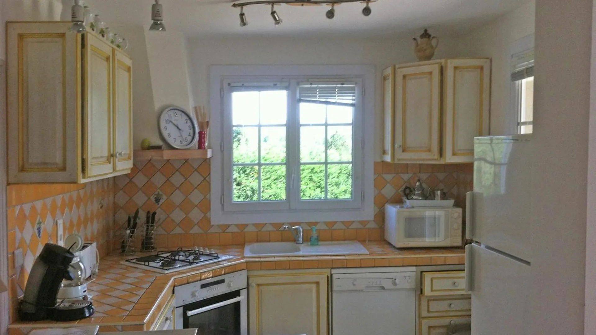 Rustic Villa With Pool In Cereste France Casa vacanze