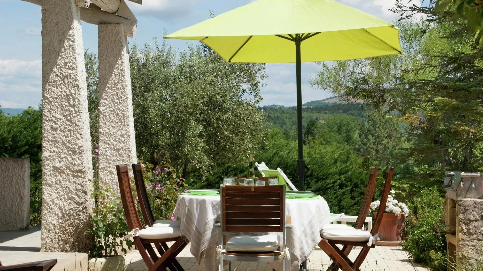 Casa vacanze Rustic Villa With Pool In Cereste France